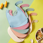 Bavoir silicone réglable et imperméable